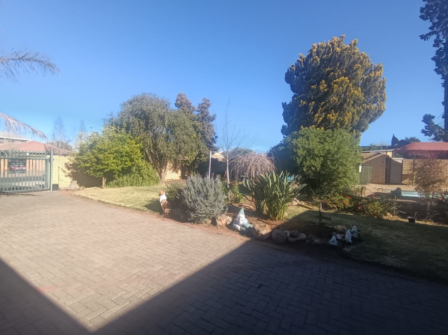4 Bedroom Property for Sale in Hadison Park Northern Cape